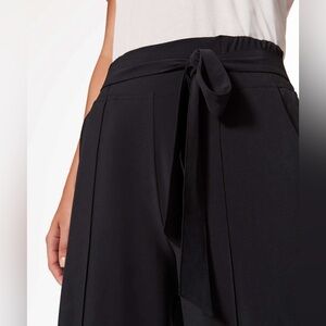 EUC Lululemon Noir Pant *Black Size 6